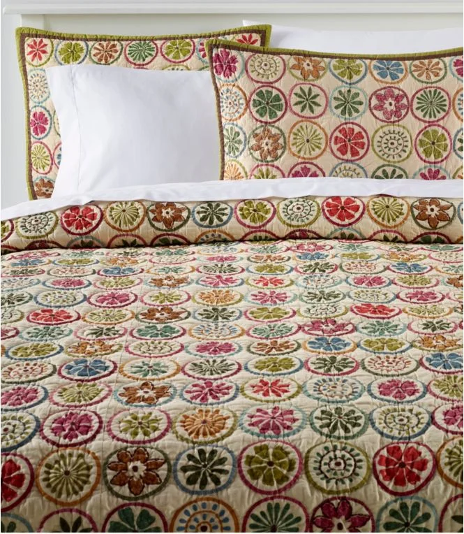 Alternative view of Blooming Circles Quilt Collection