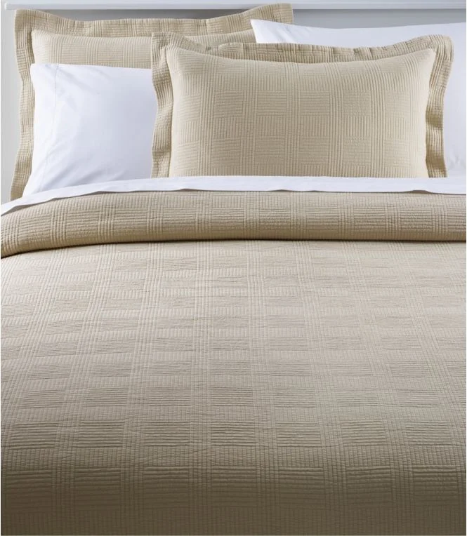 Vintage Matelassé Coverlet - Image 11