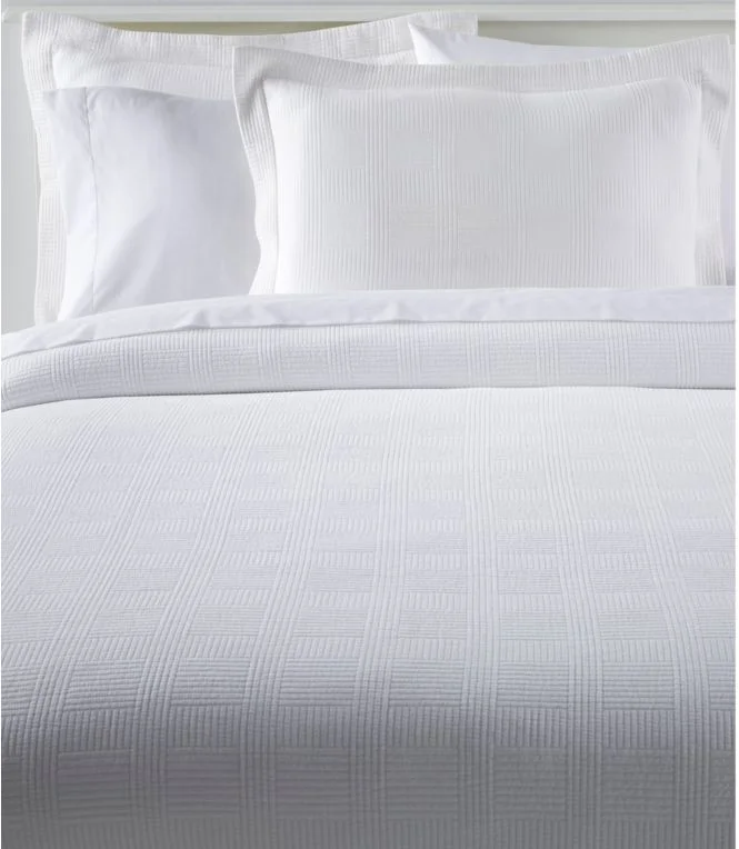 Vintage Matelassé Coverlet - Image 13