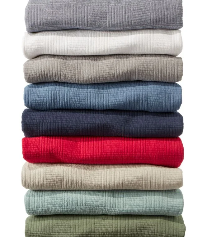 Vintage Matelassé Coverlet - Image 4