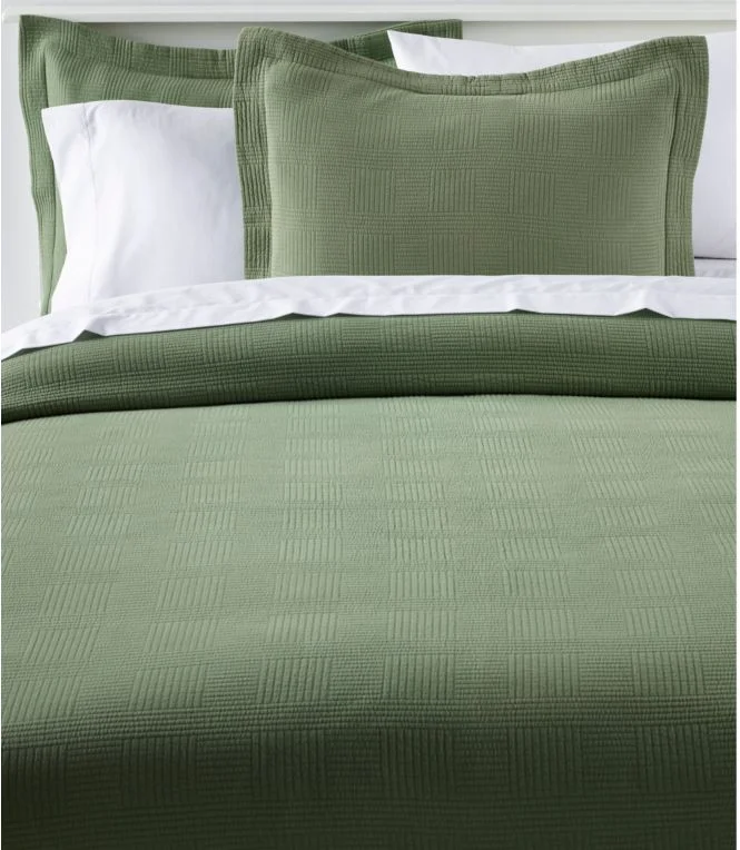 Vintage Matelassé Coverlet - Image 7